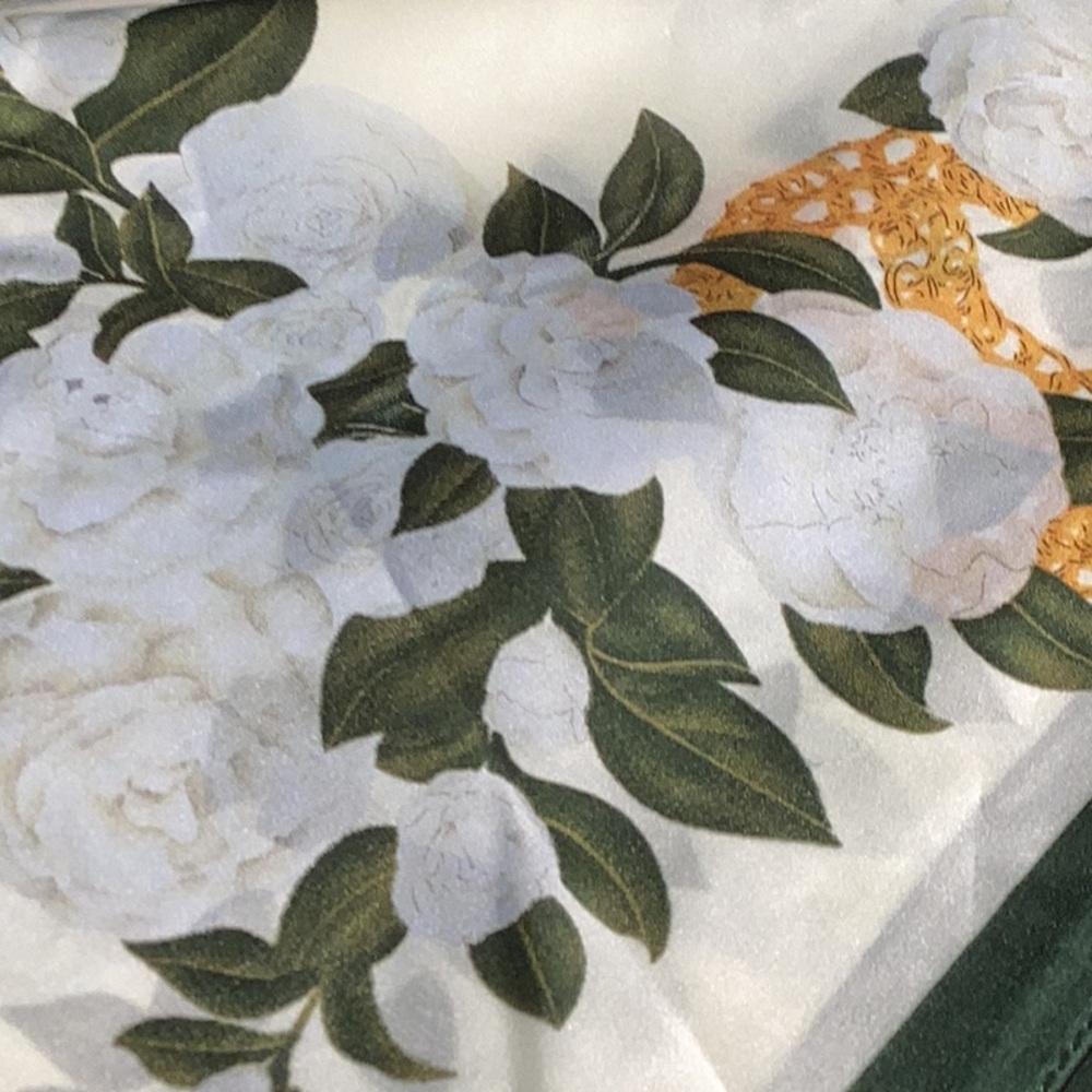 NEWT FLORAL SCARVE SATIN NECK. - Picture 6 of 9